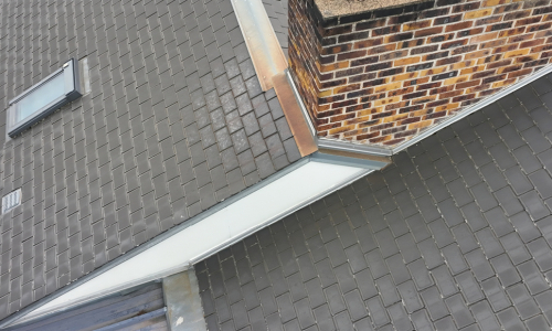 Inspection de toiture par drone : analyses HD & thermiques pour vos chantiers