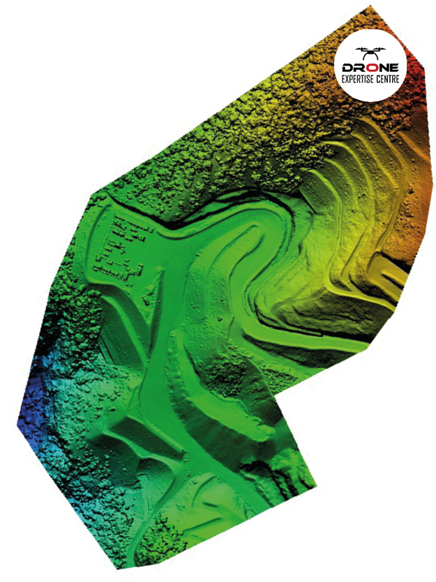 Plan topographique DWG issu d’un levé par drone avec courbes de niveaux et modélisation du terrain