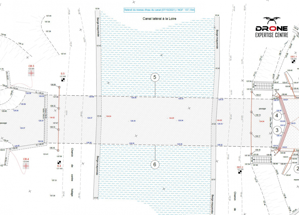 Plan topographique exporté en DWG après mission drone avec délimitation cadastrale et éléments naturels cartographiés
