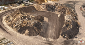 Vue aérienne de carrière analysée par drone pour calcul de cubatures