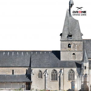 Orthofaçade par drone d’une église avec vue latérale pour analyse de façade