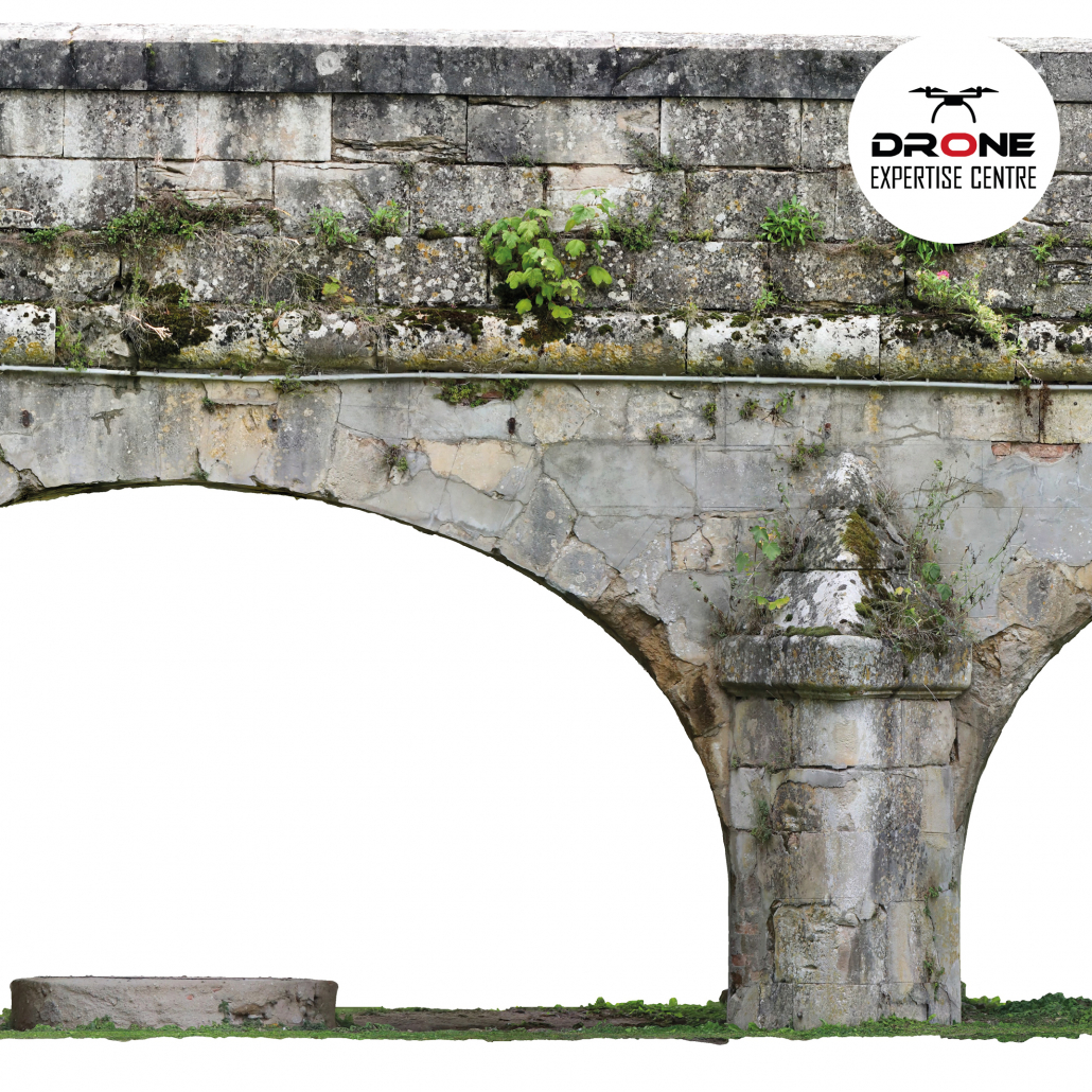 Orthofaçade par drone d’un ouvrage en pierre type pont pour inspection structurelle
