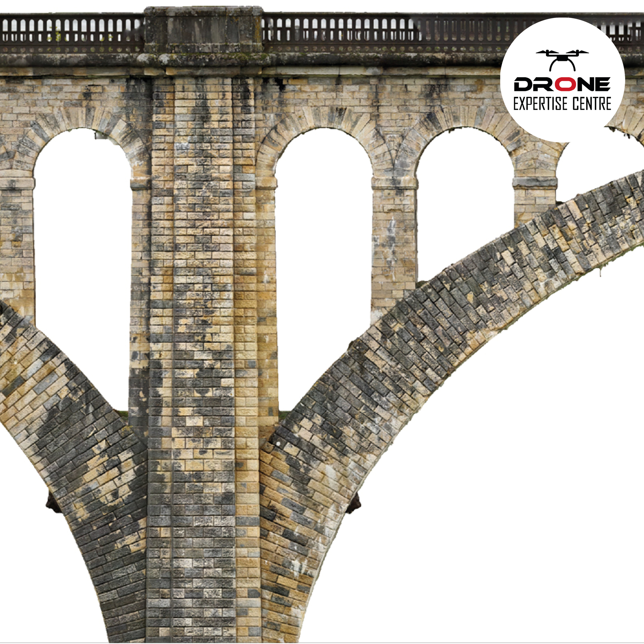 Analyse d’ouvrage d’art via orthofaçade par drone Orthofaçade par drone d’un pont en pierre permettant l’étude détaillée de la structure