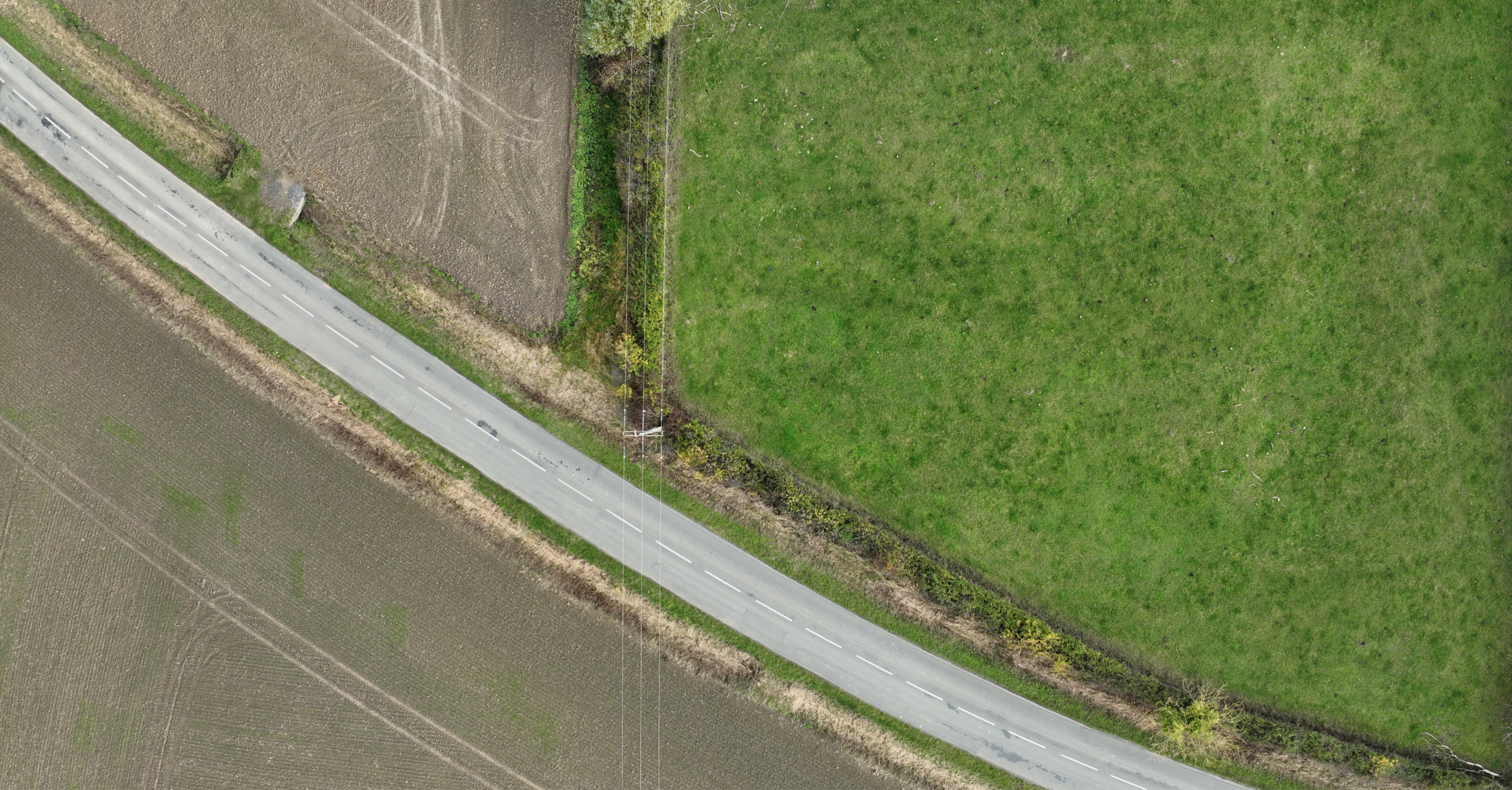 Mission drone LiDAR dans le Nord Pas-de-Calais avec restitution 3D d'un secteur naturel et agricole Mission drone LiDAR dans le Nord Pas-de-Calais avec restitution 3D d'un secteur naturel et agricole