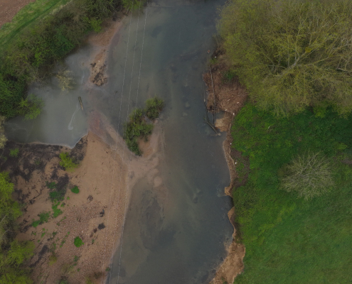 Inspection d'un croisement de pistes et de lignes électriques par drone LiDAR Mission LiDAR drone dans les Pyrénées pour la gestion des réseaux HTA et BT